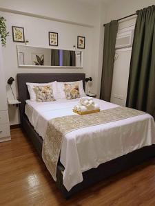 Heaven45 - 2BR Spacious Condo with City View and Netflix near NAIA, MOA, Makati and Manila 4-6pax