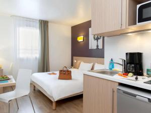 Appart'hotels Aparthotel Adagio Access Paris Clichy : Studio Supérieur Lits Jumeaux pour 2 Personnes