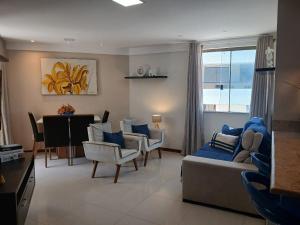 Apto c varanda a passos do mar em Ilheus ERW0301