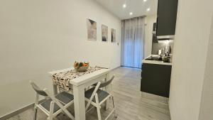 Smart House - Appartamento moderno a Prato con ingresso indipendente, 25min da Firenze