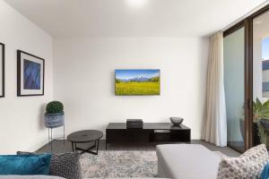 Modern Surry Hills Apartment