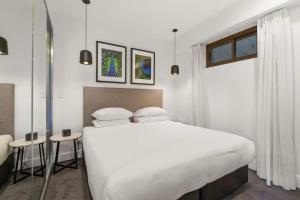 Modern Surry Hills Apartment