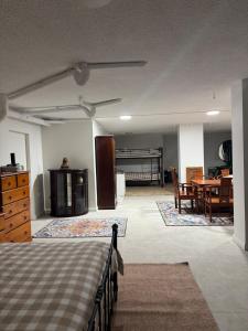 Cozy Ground Floor with Outdoor Picnic Area