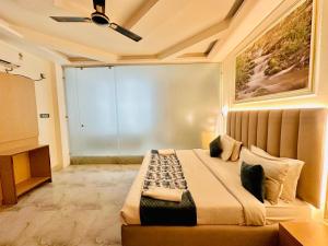 Hotel Galaxy Delhi Prime By G K Group Near IGI Airport