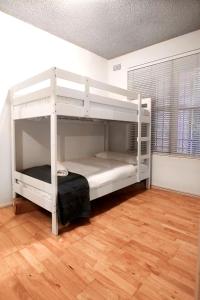 Comfy 2BR Lane Cove Residential Apartment Sleeps 6