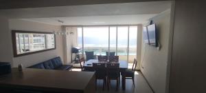 Disfruta la vista de la Laguna y el Mar