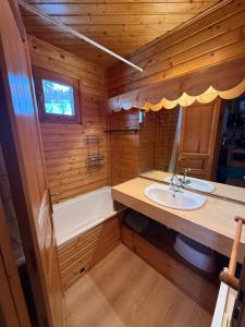 Beau chalet cosy - Pléiades -, skis aux pieds en bordure de piste - Nous louons le chalet complet avec ses deux duplex indépendants ou lun des deux, quasiment identiques