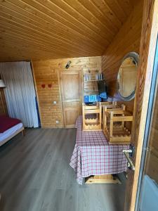 Beau chalet cosy - Pléiades -, skis aux pieds en bordure de piste - Nous louons le chalet complet avec ses deux duplex indépendants ou lun des deux, quasiment identiques