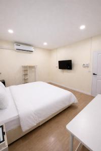 Caesars Corner 2 Bedroom House Entire Place