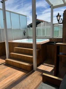 Cobertura com piscina privativa - 30m praia