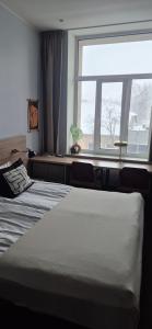 Private Room - Corner Building