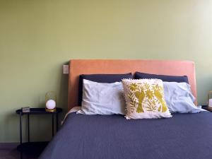 NEW - Loft with Urban View, Walk Everywhere