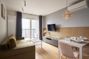 Before requesting, read the host profile at the bottom of page # 3-room apartment near the Main Railway Station MA18