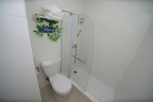 Your happiness on the beach hotel de franchecis hostal