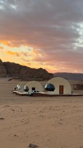 Wadi Rum party luxury camp