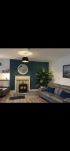 Shangri-La Large Family Townhouse free carpark