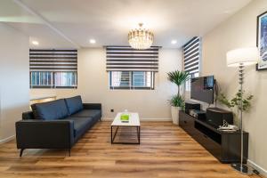 Luxury 2-bedroom serviced apartment in the center of Ho Chi Minh City