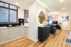 Luxury 2-bedroom serviced apartment in the center of Ho Chi Minh City