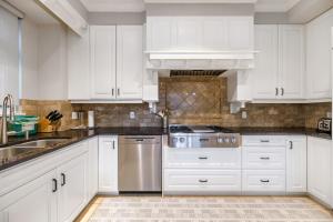 An Amazing StarHouse in Westside Vancouver