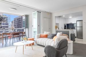 Oaks Gorgeous 2BR City Apt with Pool, Parking, Gym