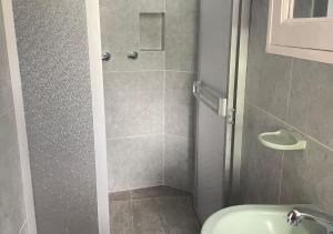 Espacio acogedor con café o té de bienvenida