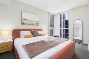 Gorgeous Views 2BR City Apt with Pool, Parking, Gym