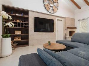 Stylish Villa in Lovre with Sauna