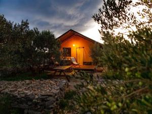 Adriatic Heritage Glamping on Island