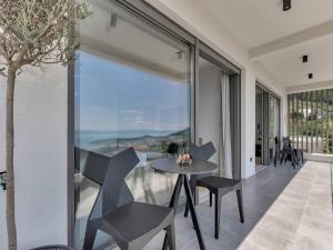 Makarska Family Retreat with Seaview