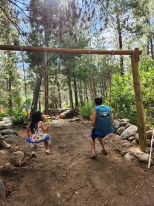 Bungalow con vista y bajada privada al río, tinaja y camas de cuarzo