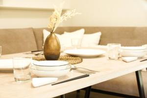 江の島エリア 駅徒歩5分の広々モダン一軒家 最大8名 無料駐車場と冬も快適な床暖房あり molle shonan