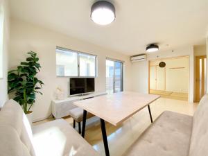 江の島エリア 駅徒歩5分の広々モダン一軒家 最大8名 無料駐車場と冬も快適な床暖房あり molle shonan