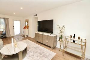 Luxury Oasis Getaway wpool 15 mins from beach