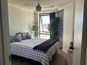 2 bedroom unit in the heart of Surfers Paradise
