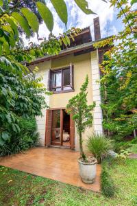 Linda casa em Canela - Jardim, Lareira e Conforto!