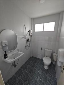 บ้านพักซอย 8 โฮสเทล