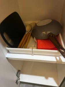 Apartement Transpark Cibubur by Raya Property with Pool View & Netflix 4