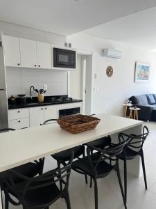 Apartamento 3 suítes a 100m da praia