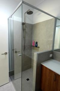 Modern Private Townhouse Close to City & Transport