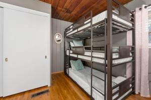 The Sugar House at Fens Shasta Retreat