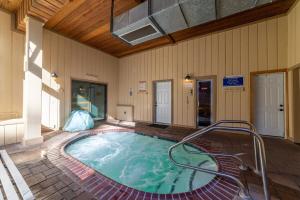 Cozy Modern Retreat Near Canyon Lodge