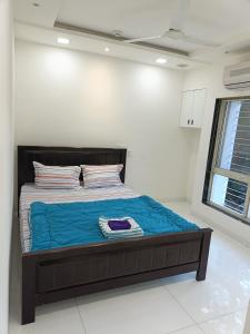 Cozy Bedroom in Aurafarm