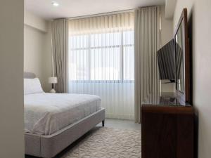 Beautiful apartment just 3 blocks from the beach