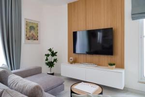 Discover Modern Luxury by the Sea