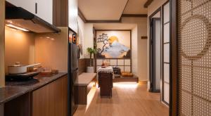 Boutique Minimal 2BR for 6 Central Saigon - D1