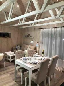 800M To The Beach, Lovely Little House ,Good View