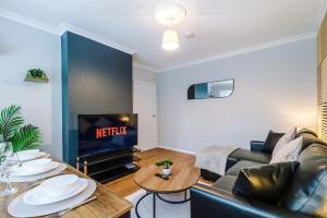 2BR House By Eason Stays Short Lets Wythenshawe