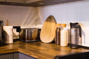 Designer Apt with Jacuzzi Terrace