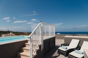 Penthouse Private Pool & Sea Views