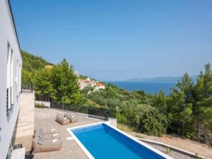 Luxury Seaview Villa with Jacuzzi